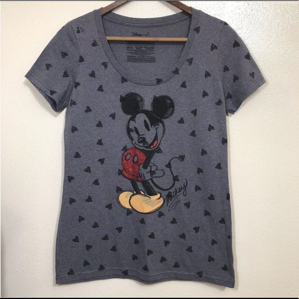 Disney Mickey Mouse with Hearts Tshirt - Picture 1 of 4